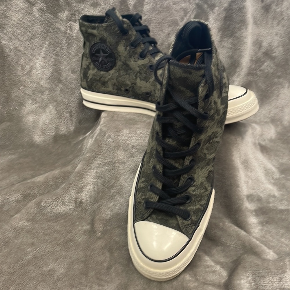 NWOT Converse Chuck Taylor Hi Tops Men’s Size 9 Women’s size 11. Green and black - Picture 8 of 11